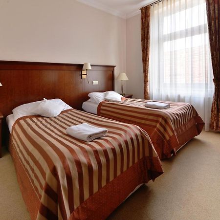 Hotel Ulubiony Костшин Екстер'єр фото