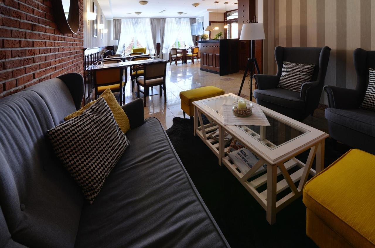 Hotel Ulubiony Костшин Екстер'єр фото