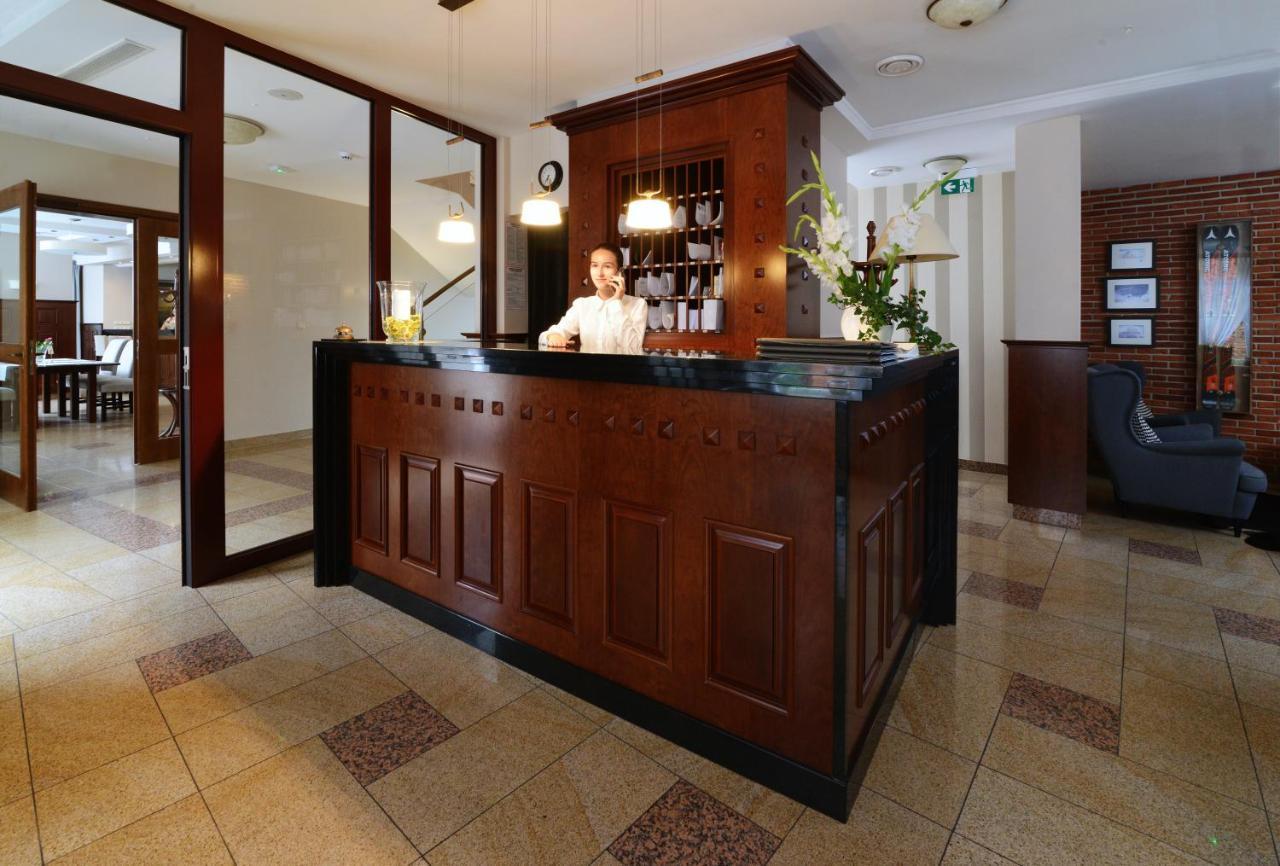 Hotel Ulubiony Костшин Екстер'єр фото