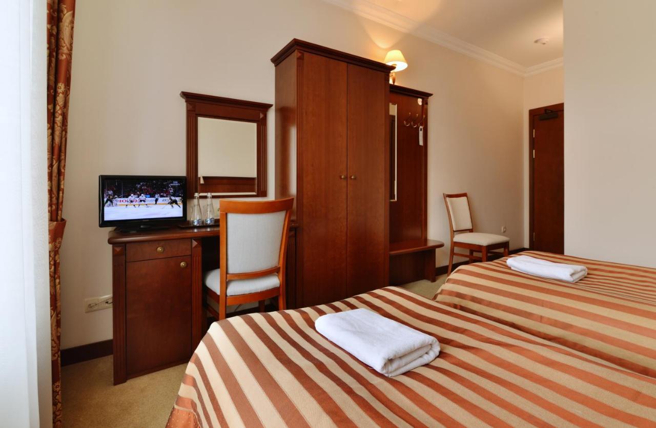 Hotel Ulubiony Костшин Екстер'єр фото