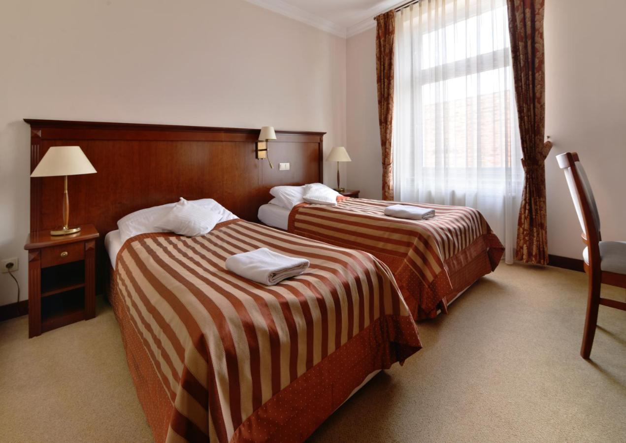 Hotel Ulubiony Костшин Екстер'єр фото