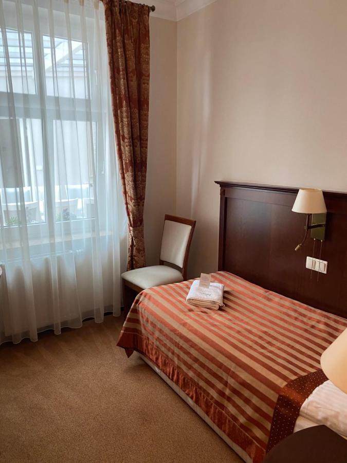 Hotel Ulubiony Костшин Екстер'єр фото